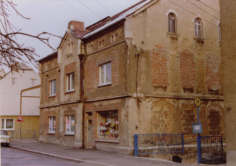 Aussenansicht der Bäckerei Vieweger vor Renovierung 1991
