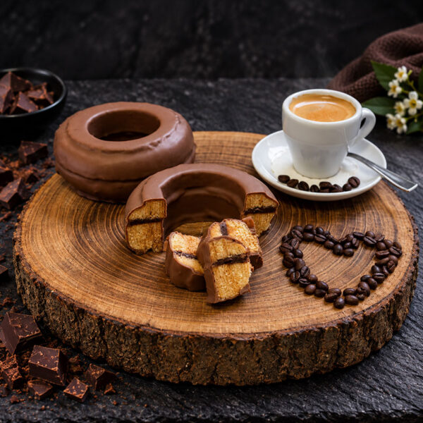 Baumkuchen mit Nougatfüllung und Vollmilch Kuvertüre überzogen