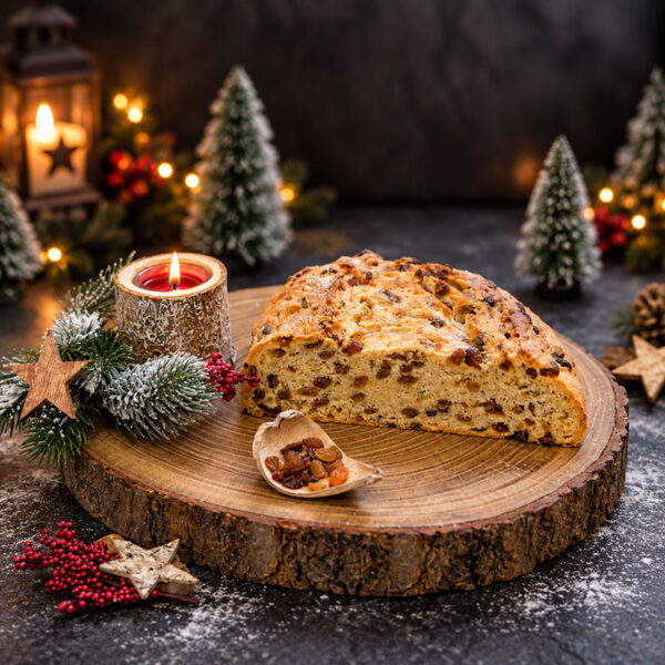 Butter-Rosinenstollen - Hausmacher Art - ungestrichen halb