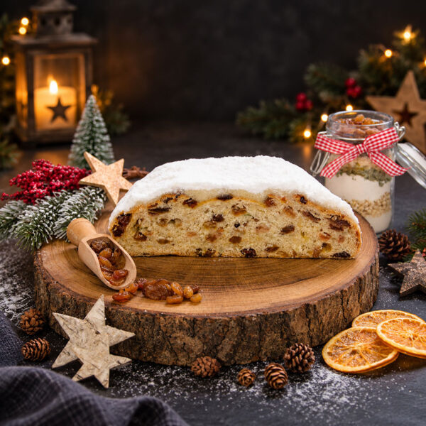 Butter-Rosinenstollen - Hausmacher-Art - gestrichen halb